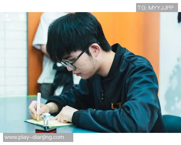 s15电竞选手刘芳畅谈和平精英职业生涯与成长历程分享 s15电竞选手刘芳畅谈和平精英职业生涯与成长历程分享